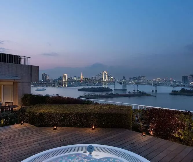 سوییت اجرایی, Hilton Tokyo Odaiba
