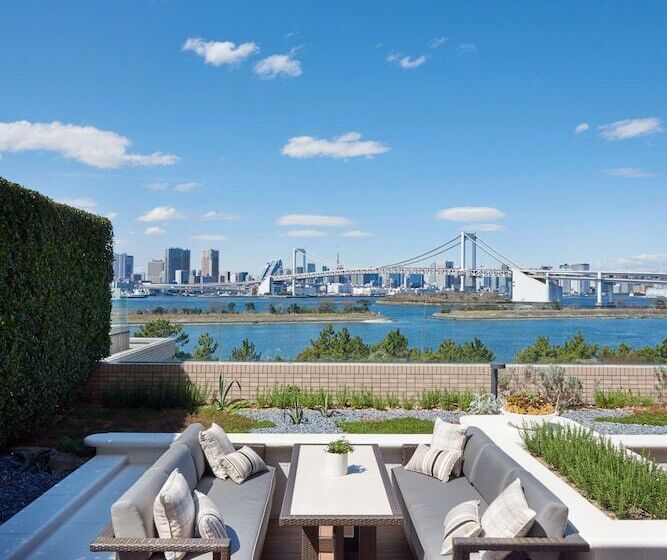 جناح ديلوكس, Hilton Tokyo Odaiba