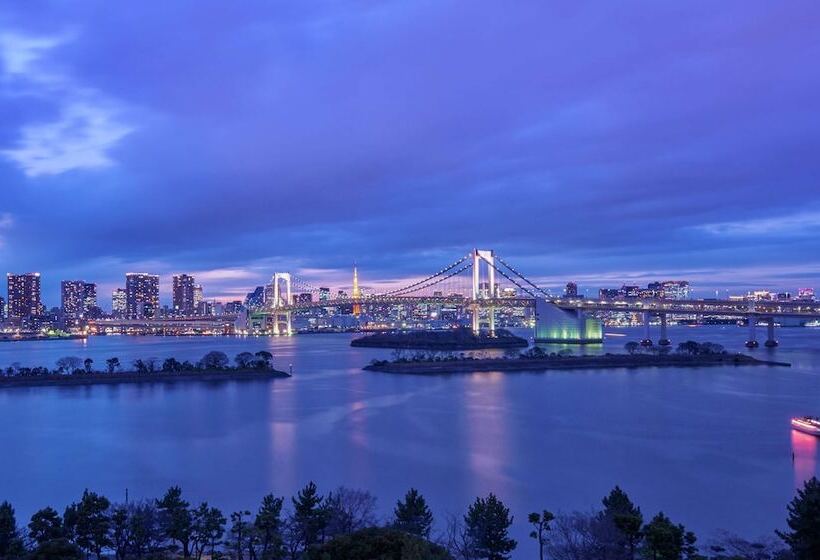 جناح, Hilton Tokyo Odaiba