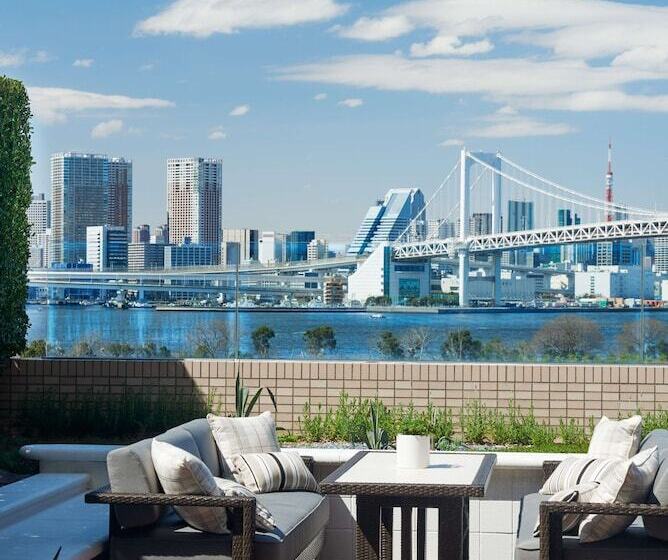 جناح مزود بتراس, Hilton Tokyo Odaiba