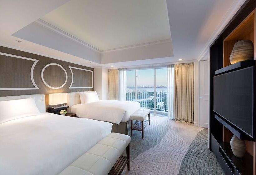 جناح مزود بتراس, Hilton Tokyo Odaiba