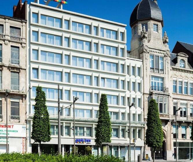 اتاق استاندارد با چشم‌انداز شهر, Park Inn By Radisson Antwerp City Centre