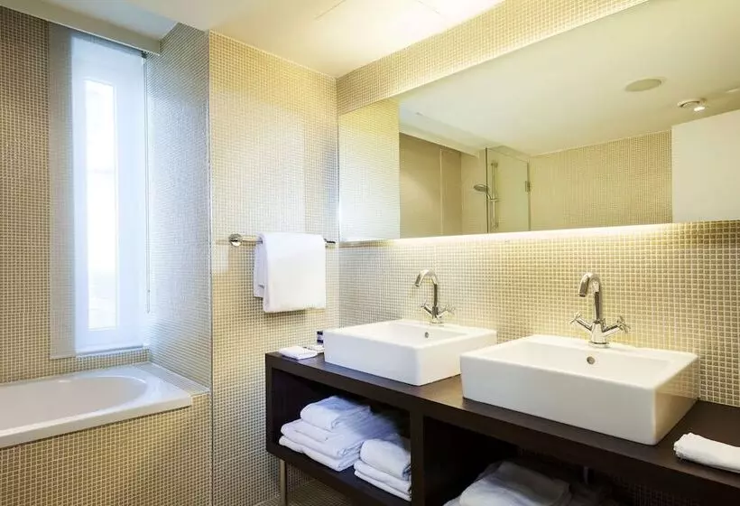 اتاق استاندارد با چشمانداز شهر, Park Inn By Radisson Antwerp City Centre