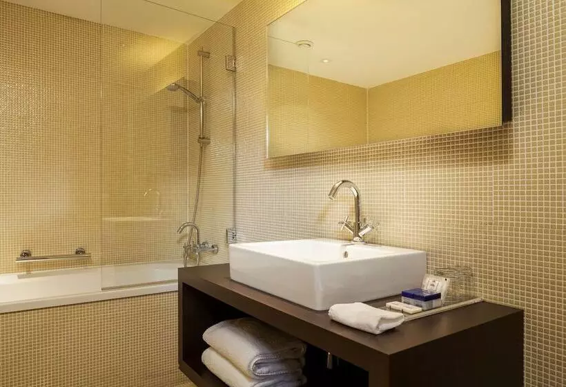 اتاق استاندارد با چشمانداز شهر, Park Inn By Radisson Antwerp City Centre