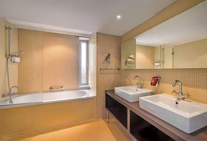 سوئیت جونیور با تراس, Park Inn By Radisson Antwerp City Centre