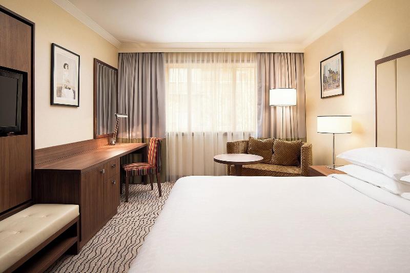 디럭스 룸, Sheraton Zagreb