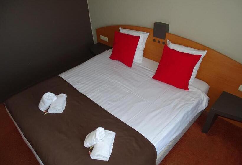 Полулюкс, Sleep & Go Brussels Expo