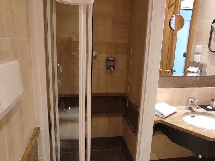 חדר סטנדרט יחיד, White