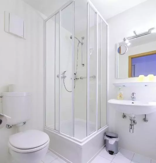 اتاق استاندارد چهار تخته, City Hotel Pension Brandenburg