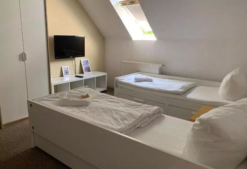 آپارتمان 3 خوابه, City Hotel Pension Brandenburg