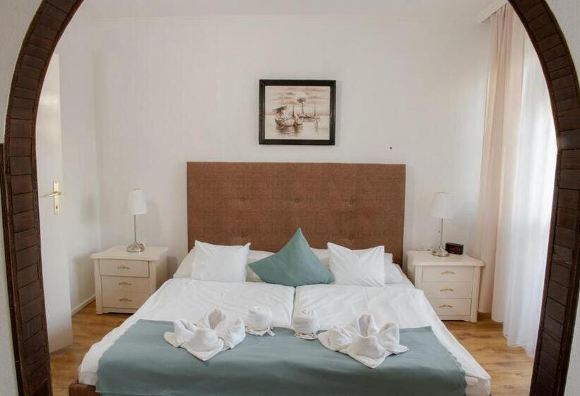 スタンダードトリプルルーム, Barbizon