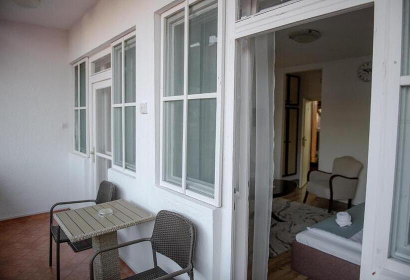 スタンダードトリプルルーム, Barbizon