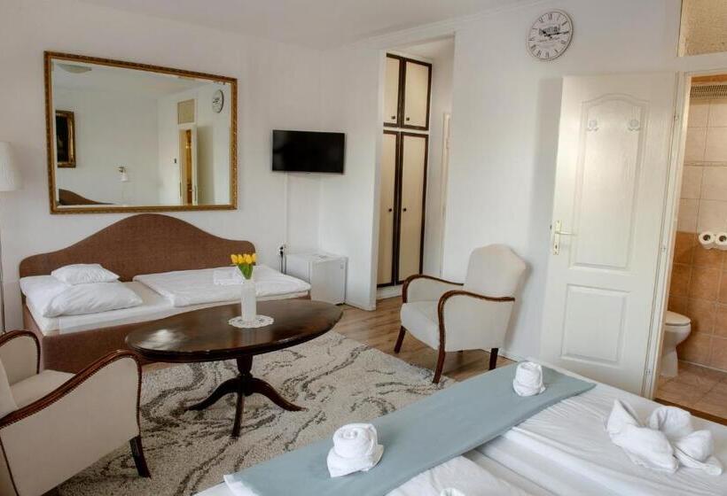 スタンダードトリプルルーム, Barbizon