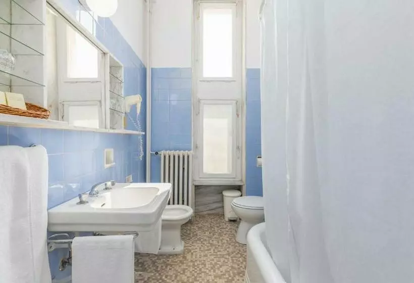 オーシャンビュースタンダードルームバルコニー付き, Brijuni Rooms Karmen
