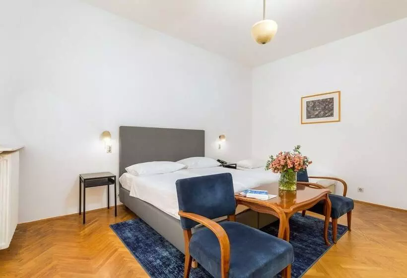オーシャンビュースタンダードルームバルコニー付き, Brijuni Rooms Karmen
