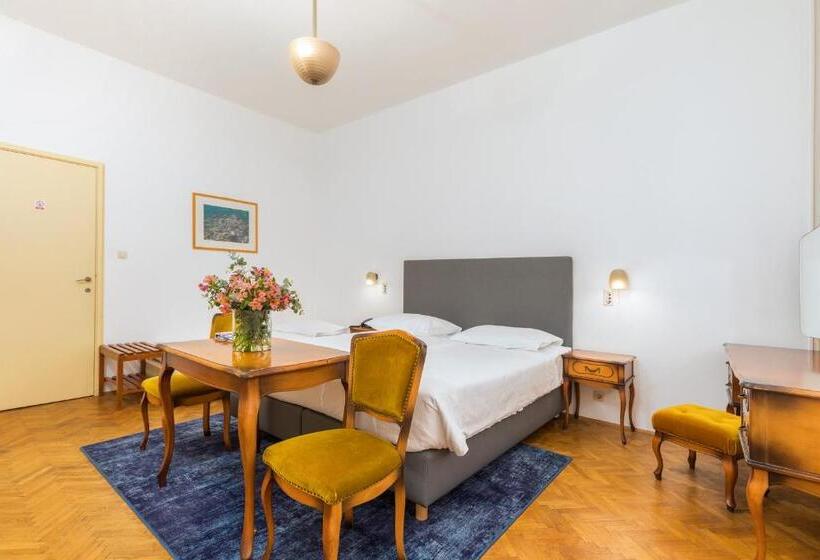 חדר סטנדרט נוף לגינה, Brijuni Rooms Karmen