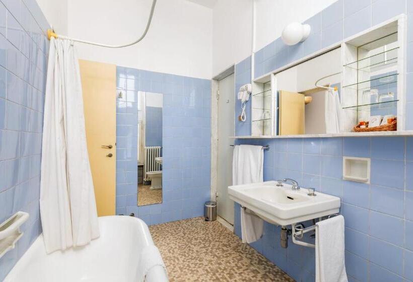 חדר משפחתי נוף לים, Brijuni Rooms Karmen