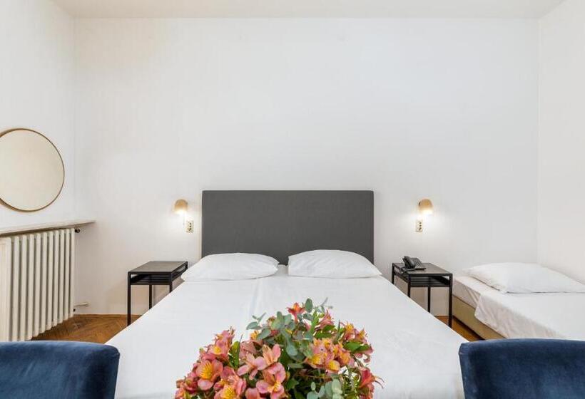 חדר משפחתי נוף לים, Brijuni Rooms Karmen