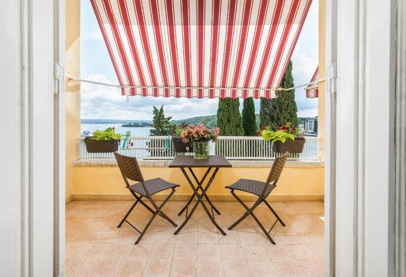 חדר סטנדרט נוף לים עם מרפסת, Brijuni Rooms Karmen