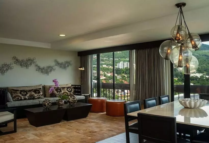 سوئیت پرزیدنت, Hilton San Salvador
