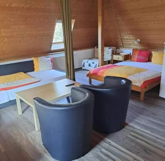 スタンダード４人部屋, Horváth Fogadó Panzió