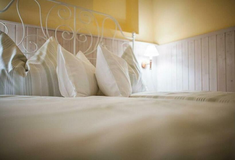 스탠다드 룸 킹사이즈 침대, Huber Panzió