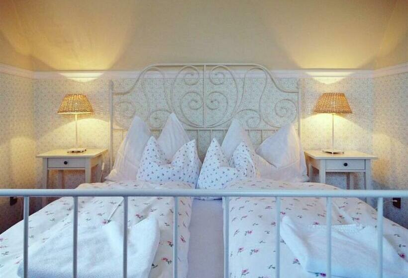 스탠다드 룸 킹사이즈 침대, Huber Panzió