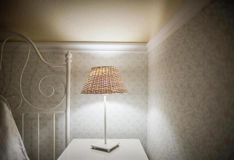 스탠다드 룸 킹사이즈 침대, Huber Panzió