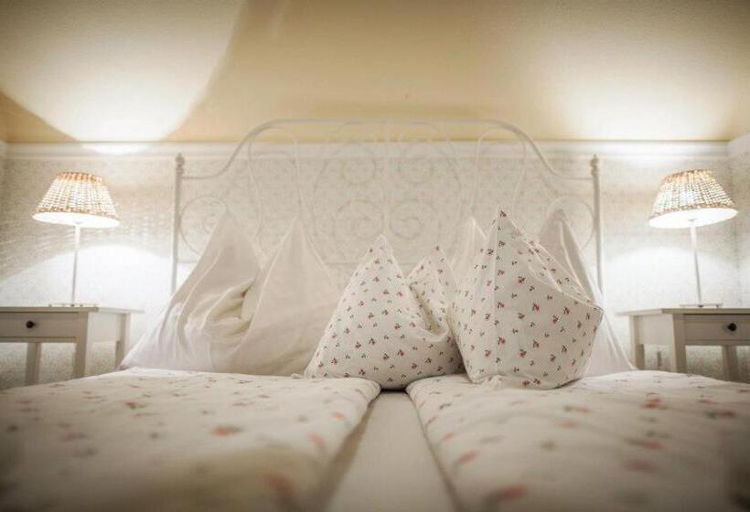 스탠다드 룸 킹사이즈 침대, Huber Panzió