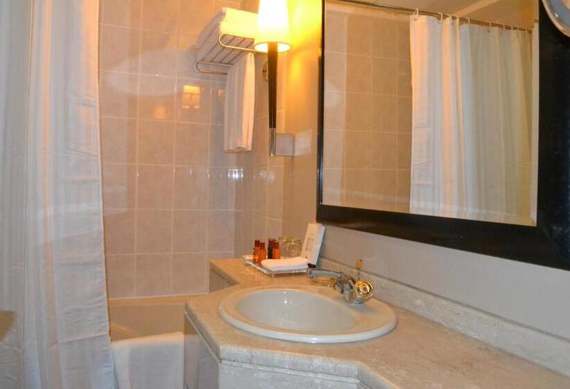 Полулюкс, Sheraton Khalidiya