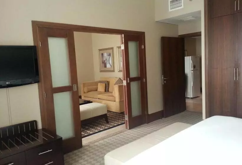 سوییت جونیور, Sheraton Khalidiya