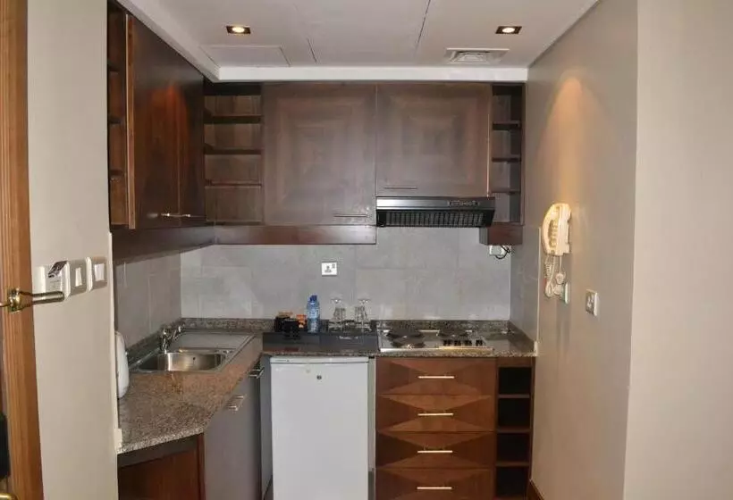 سوییت جونیور, Sheraton Khalidiya