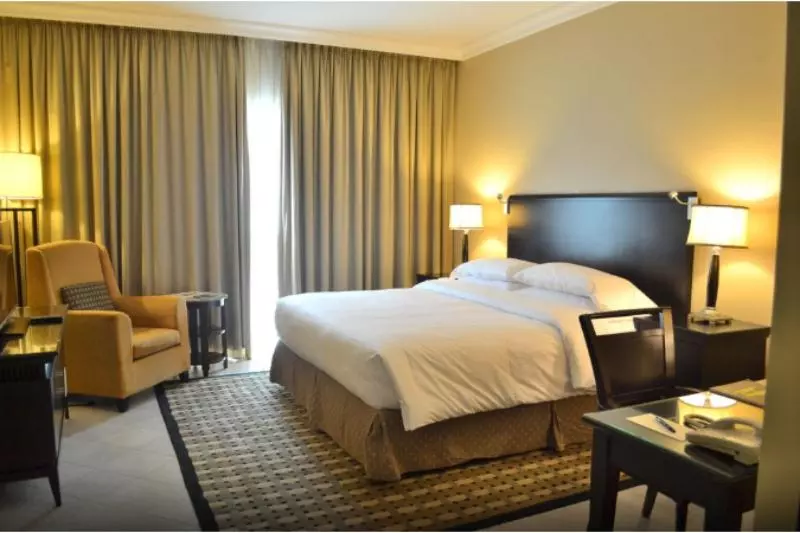 اتاق کلاسیک با چشم‌انداز دریا, Sheraton Khalidiya