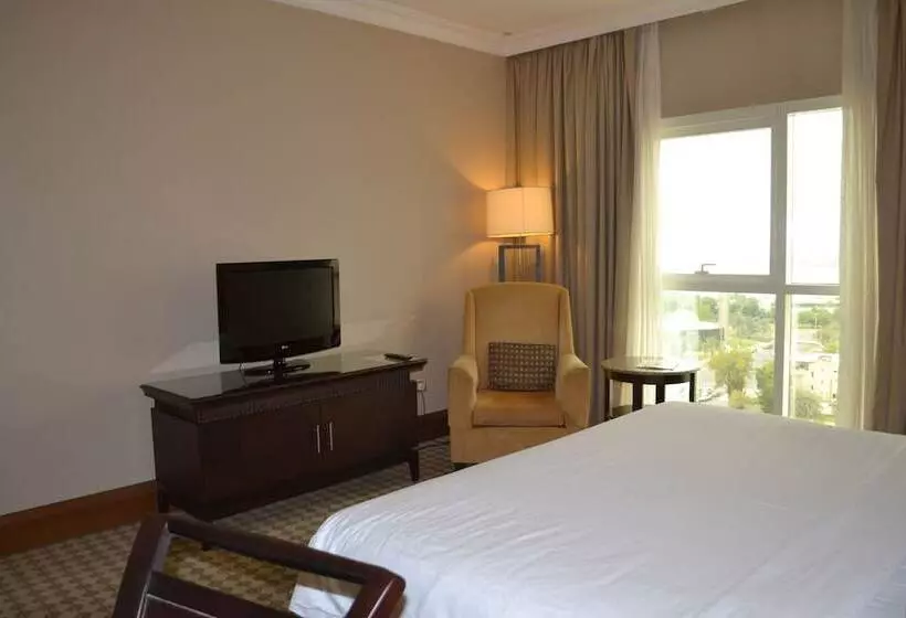 اتاق کلاسیک با چشم‌انداز دریا, Sheraton Khalidiya