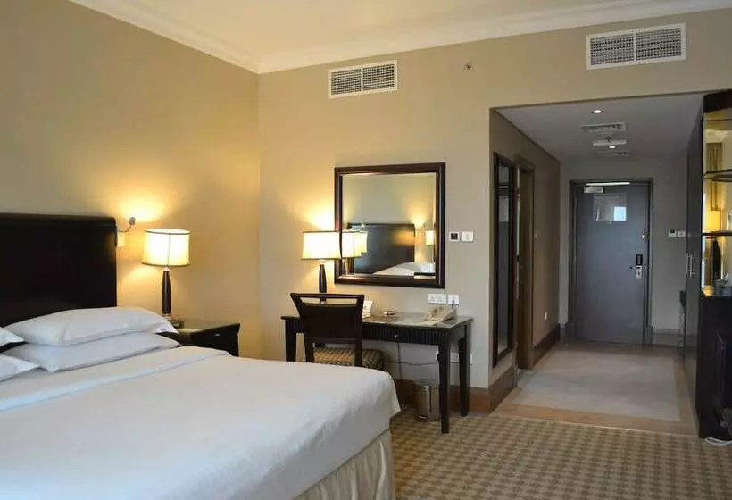 اتاق کلاسیک با چشم‌انداز دریا, Sheraton Khalidiya