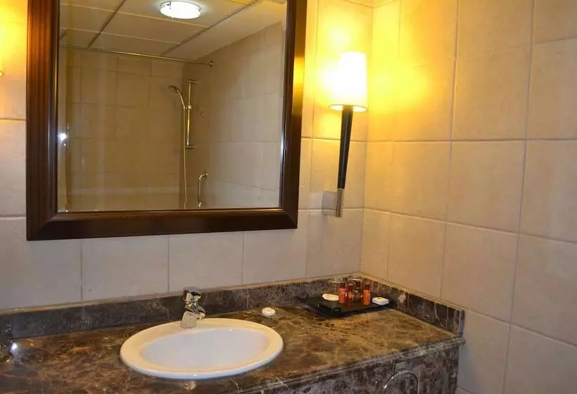 سوییت جونیور, Sheraton Khalidiya