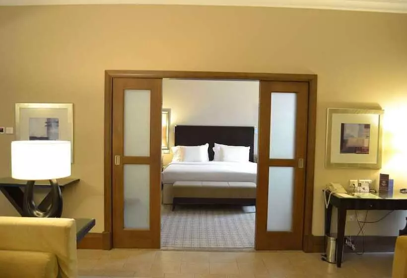 سوییت جونیور, Sheraton Khalidiya