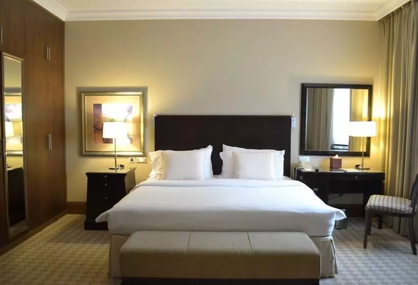 سوییت جونیور, Sheraton Khalidiya