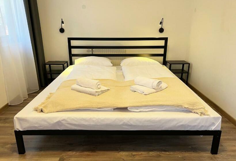 חדר סופריור, Nussbaum Panzio