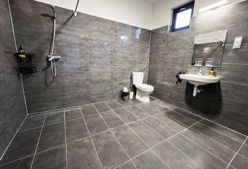 חדר סופריור, Nussbaum Panzio