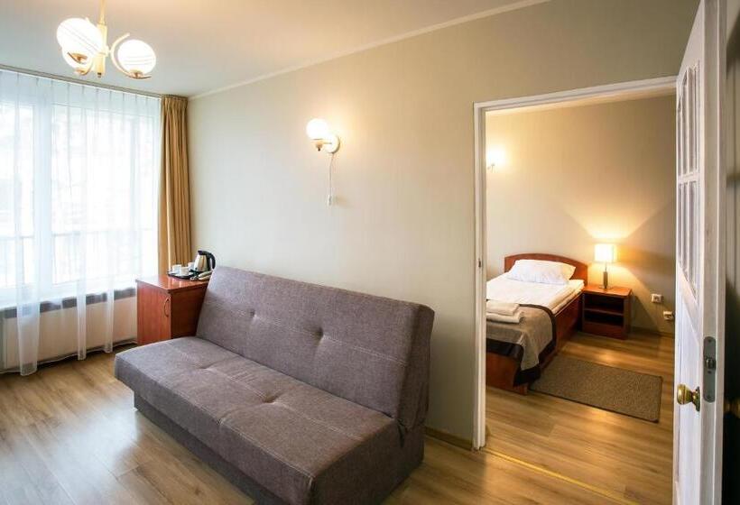 חדר משפחתי קלאסי, Orle