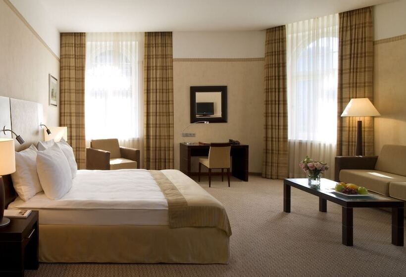Семейный Номер, Polonia Palace