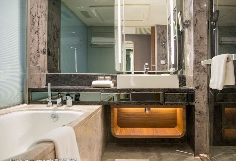 اتاق لوکس, Royal Plaza