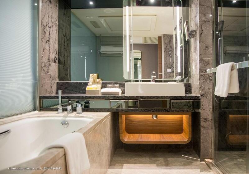 اتاق استاندارد با تخت بزرگ, Royal Plaza