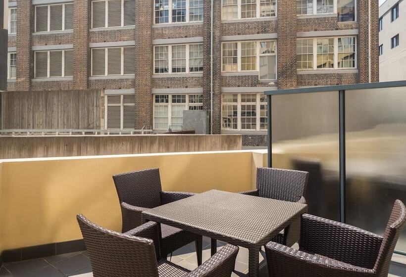 발코니 디럭스 룸, Rydges Sydney Central