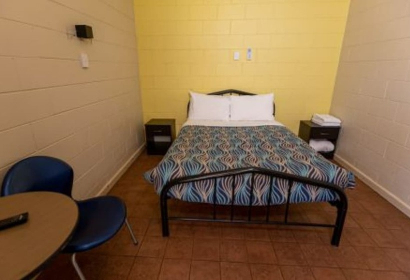 חדר מוזל מקלחת משותפת, Discovery Resorts   Kings Canyon