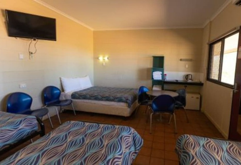 הכלכלה חדר לארבעה עם מקלחת משותפת, Discovery Resorts   Kings Canyon