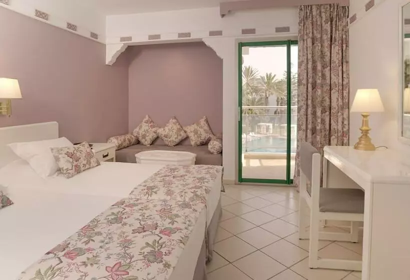 اتاق استاندارد سه نفره, Agadir Beach Club