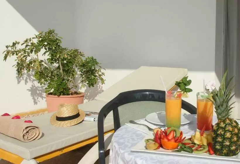 سوییت جونیور, Agadir Beach Club