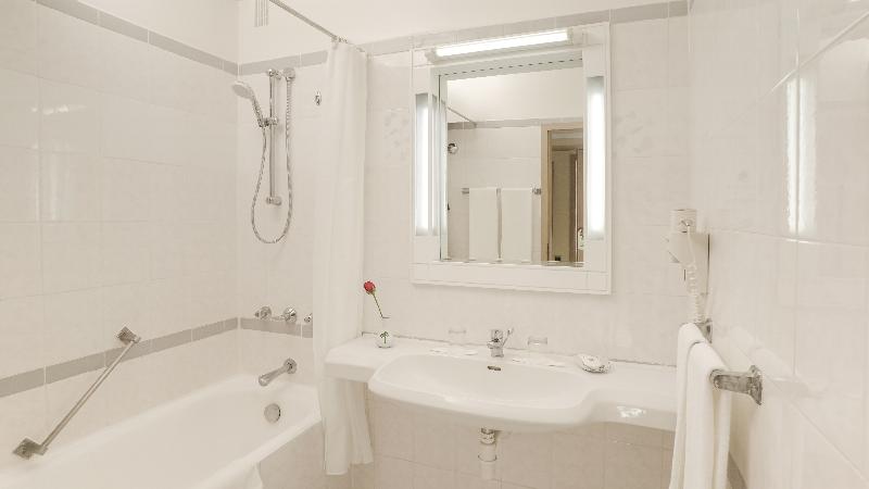 이코노미 룸, Agadir Beach Club